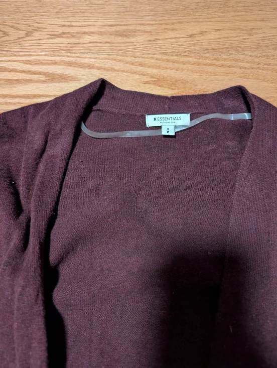 Reitmans R Essentials Burgundy Cardigan - Picture 2 of 3